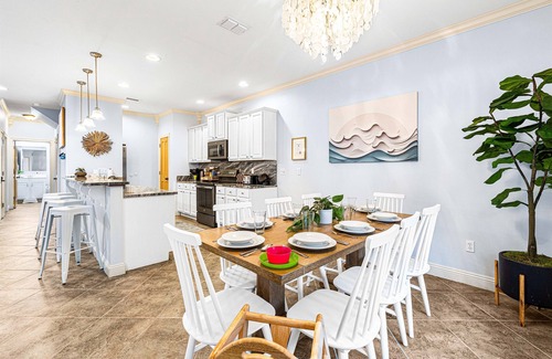 Villages of Crystal Beach House | *Tropical Tides* Walk 2 Beach | Slp 12 | Pool