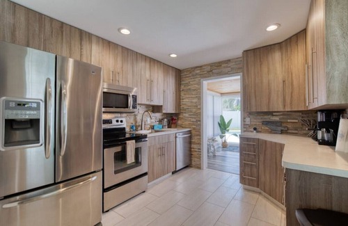 Sunny Shores House | Tropical Vibes Bungalow w/Pool