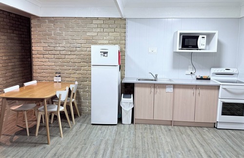 Cowes Hotel | Tropicana Motor Inn