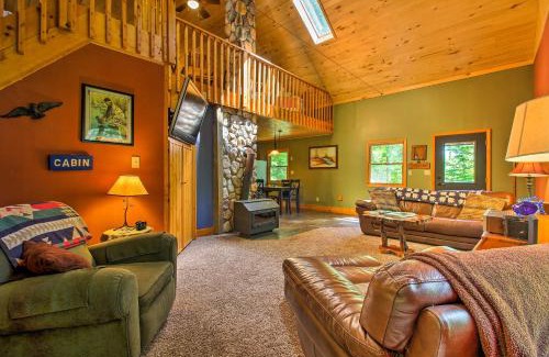 Bovey House | Trout Lake Cabin with Private Dock, Kayaks and Loft!