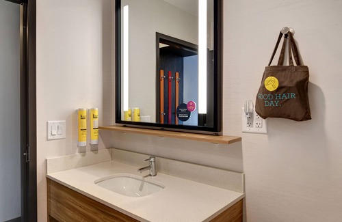 Burlington Hotel | Tru By Hilton Burlington