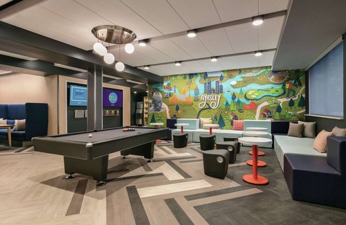 Charlotte Hotel | Tru by Hilton Charlotte Ayrsley