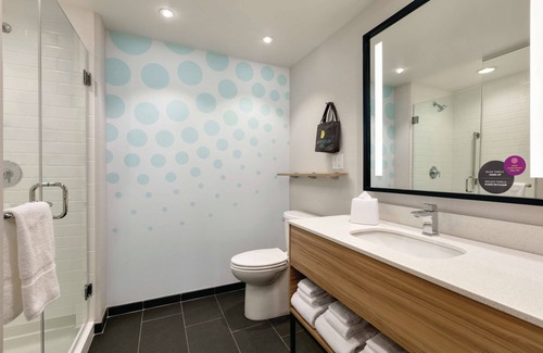 Charlotte Hotel | Tru by Hilton Charlotte Ayrsley