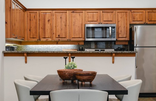 Nordic Estates House | True SKI IN/OUT | Updated 3.5BR | Hot Tub | Garage | Managed By Aloha Whistler