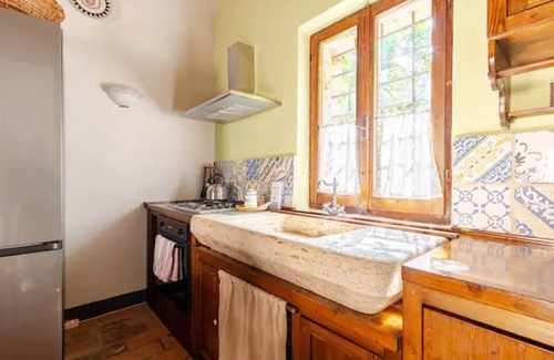 Simignano Villa | True Tuscany Siena! EntireProperty in exclusive 20P Fenced Pool A/C HotTub WiFi