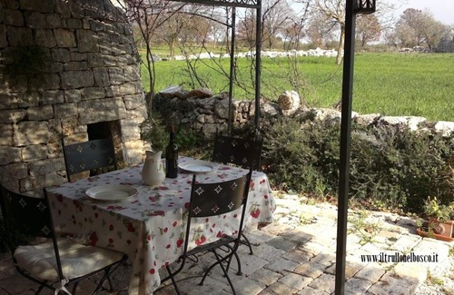 Cisternino Villa | Trullo in the woods, a few steps from a hiking and cycling trail