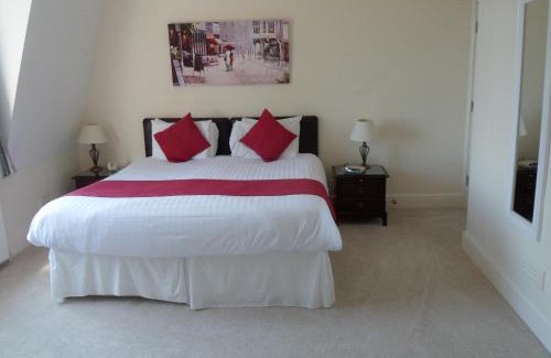 Charlwood Bed & Breakfast | Trumbles Gatwick B&B