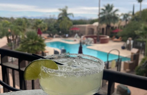 Casas Adobes Hotel | Tucson's Serene Family Oasis