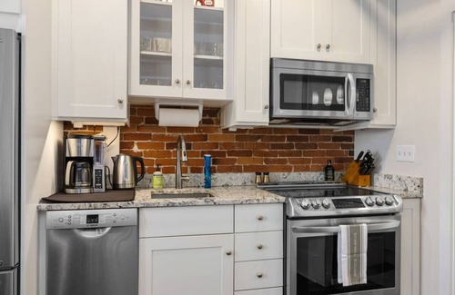 Portsmouth Apartment | Tugboat Vista 2 Bedroom Downtown Portsmouth