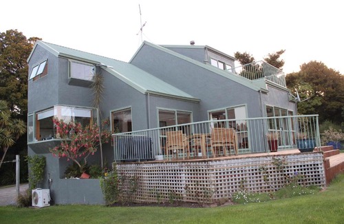 Otatara Bed & Breakfast | Tui Hideaway