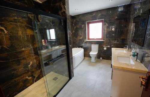 Hillsborough House | Tullynore Villa