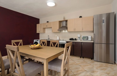 Kalpaki Apartment | Tumeremos Holiday Apartment : 3-bedroom apartment in Zakynthos near Laganas.