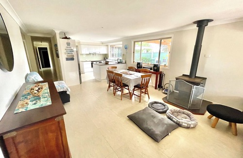 Tuncurry House | Tuncurry Tranquility family and dog friendly house/garden conveniently located