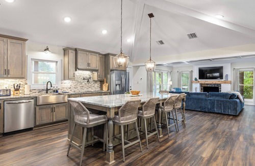 Little Kowaliga House | Turtle Cove Retreat - A Luxury, Lakefront Home