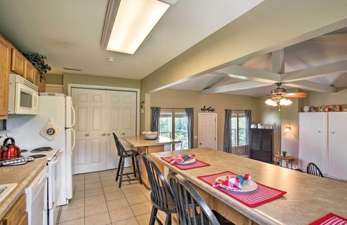 Ironton Cabin | 'Turtle Rock' - Ironton Cabin w/Furnished Patio!