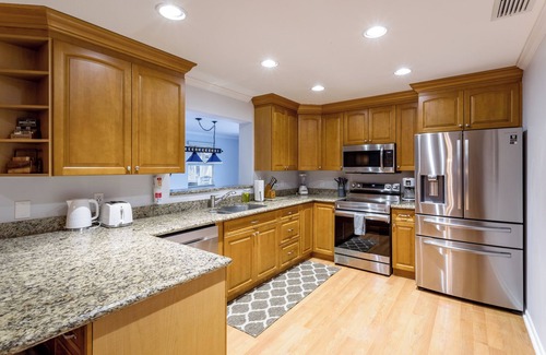 Boynton Beach House | Turtle’s Nest Coastal Retreat – Spa & Tiki Oasis