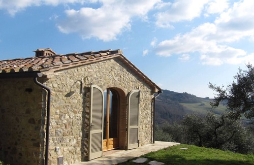 Radicondoli House | Tuscan country house with enchanting view and swimming pool