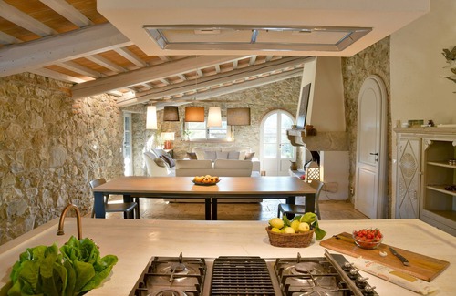 Monteverdi Marittimo House | Tuscan farmhouse with pool