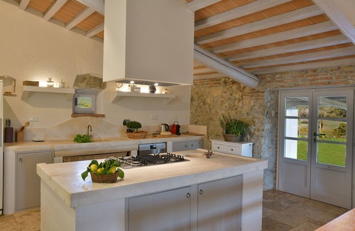 Monteverdi Marittimo House | Tuscan farmhouse with pool