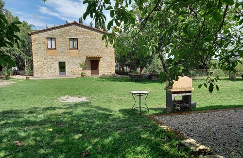 Sarteano Villa | Tuscan farmhouse ideal for vacations with family and friends, private fenced pool