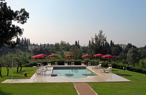 Fucecchio Villa | Tuscany villa and apartments with garden, BBQ, views, fantastic pool. Free WiFi