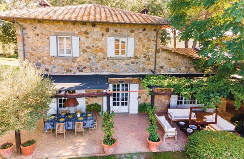 Pescia Fiorentina Villa | Tuscany: XVIII century Villa, with swimming-pool and private park, sea view
