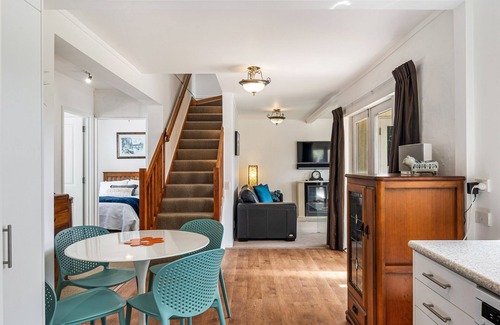 Waikanae House | Tutere Treasure - Waikanae Holiday Home