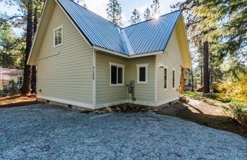 Leavenworth House | Twenty Pines