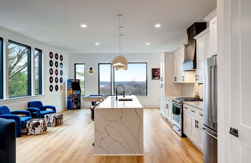 Hurwood Heights House | Twin Homes Hot Tub Rooftop Game Zone at Nashville