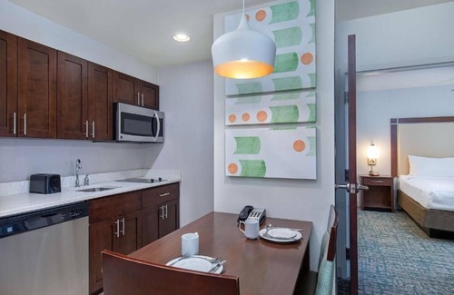 Sandy Springs Hotel | Twin King Suites w/Complimentary Breakfast, Pool & Fitness Center! Pets Welcome