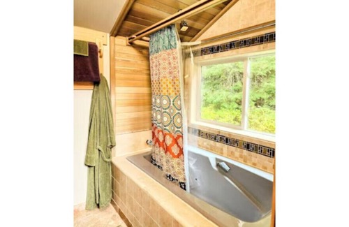 Salmon Creek House | Twin Lakes Home