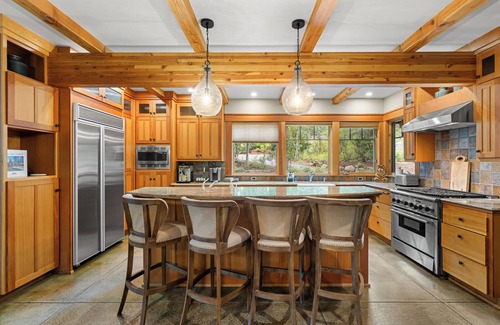 Ponderosa Palisades House | Twin Pine Retreat | Firepit, Garage & Hot Tub