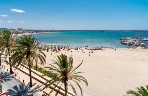 Can Pastilla Apartment | Twin room Nº5' with Shared Terrace, Wi-Fi and Air Conditioning