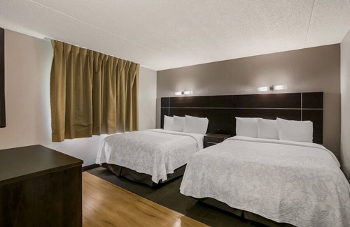 Cedar Bluff Hotel | Two Affordable Rooms Near Knoxville Convention Center – 10 Miles