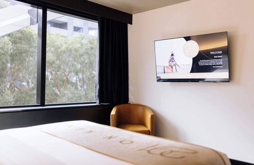 Newcastle Hotel | Two Bedroom Accessible In CBD