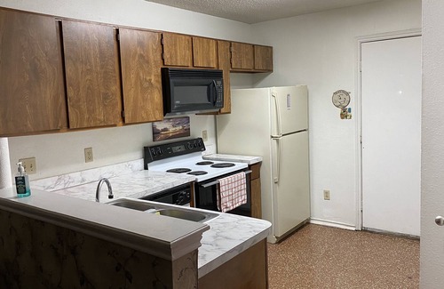 Southeast Arlington House | Two Bedroom and Two Bathroom