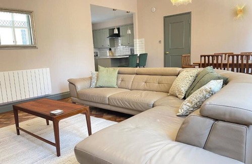 Bury St Edmunds Condo | Two Bedroom apartment with stunning Cathedral Views