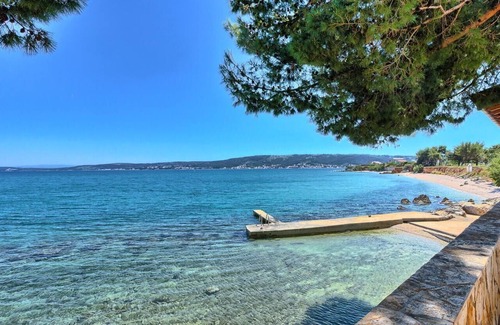 Kastel Stafilic Apartment | Two bedroom apartment near beach Kaštel Štafilić, Kaštela (A-21981-a)