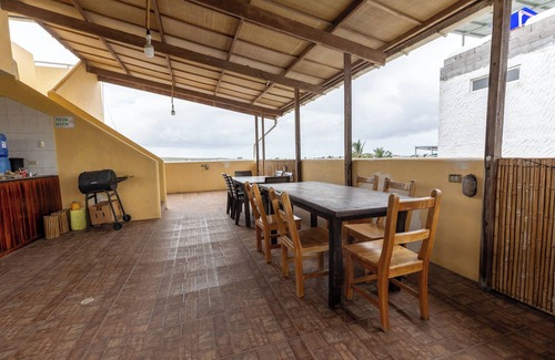 Puerto Ayora Apartment | TWO-BEDROOM APARTMENT ON THE FIRST FLOOR WITH GALAPAGOS NATIONAL PARK VIEW
