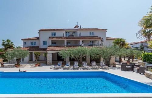 Mali Maj Apartment | Two-Bedroom Apartment Hope V with Balcony near Porec