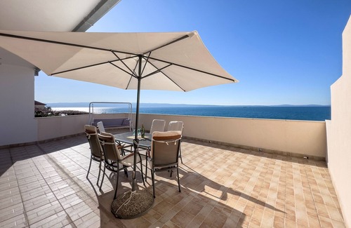 Podstrana Apartment | Two bedroom apartment near beach Podstrana, Split (A-14993-a)