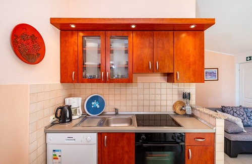 Privlaka Apartment | Two bedroom apartment near beach Privlaka, Zadar (A-18652-a)