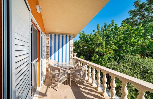 Privlaka Apartment | Two bedroom apartment near beach Privlaka, Zadar (A-18652-a)