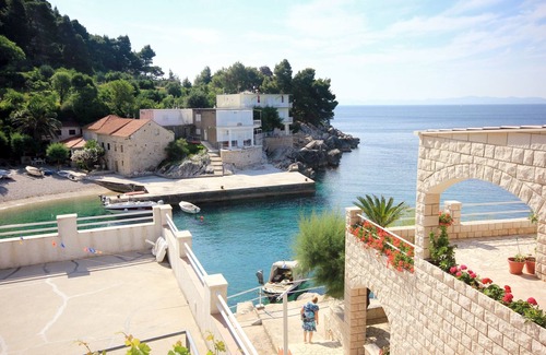 Podobuce Apartment | Two bedroom apartment near beach Podobuče, Pelješac (A-631-d)