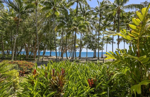 Clifton Beach Apartment | Two-Bedroom Apartment Right In Front Of The Beach!