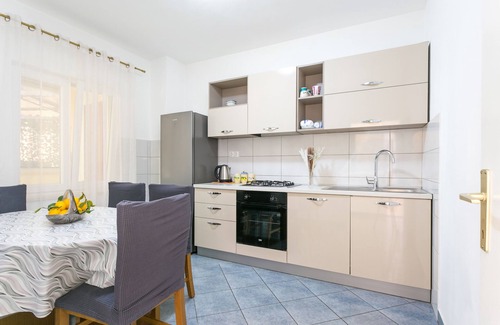 Mejasi Apartment | Two bedroom apartment with terrace Split (A-22101-a)