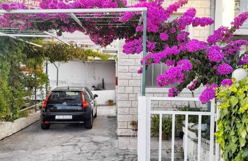 Mejasi Apartment | Two bedroom apartment with terrace Split (A-22101-a)