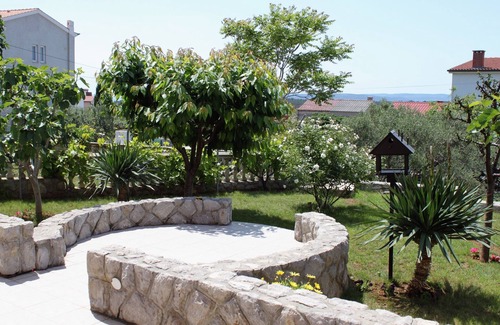 Punat Apartment | Two bedroom apartment with terrace and sea view Punat, Krk (A-5343-c)