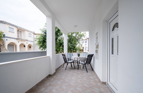 Vir Apartment | Two bedroom apartment with terrace Vir (A-12692-a)