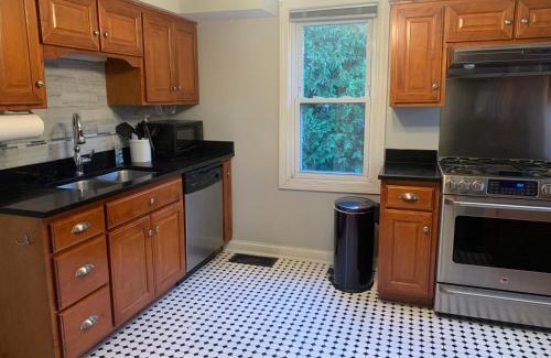 Naperville House | Two Bedroom Home in Downtown Naperville